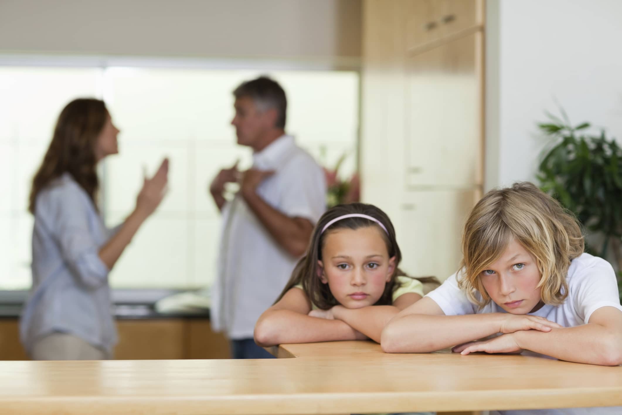 Girls who do not live with both parents more likely to start